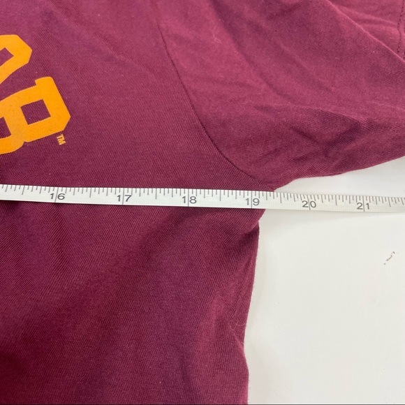 Harry Potter NWT Men’s M Gryffindor Quidditch Gold Maroon T-Shirt House - Picture 6 of 6